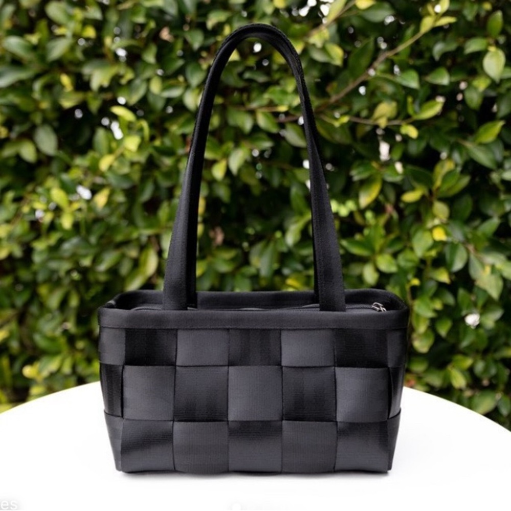 Harveys Seatbelt Bag